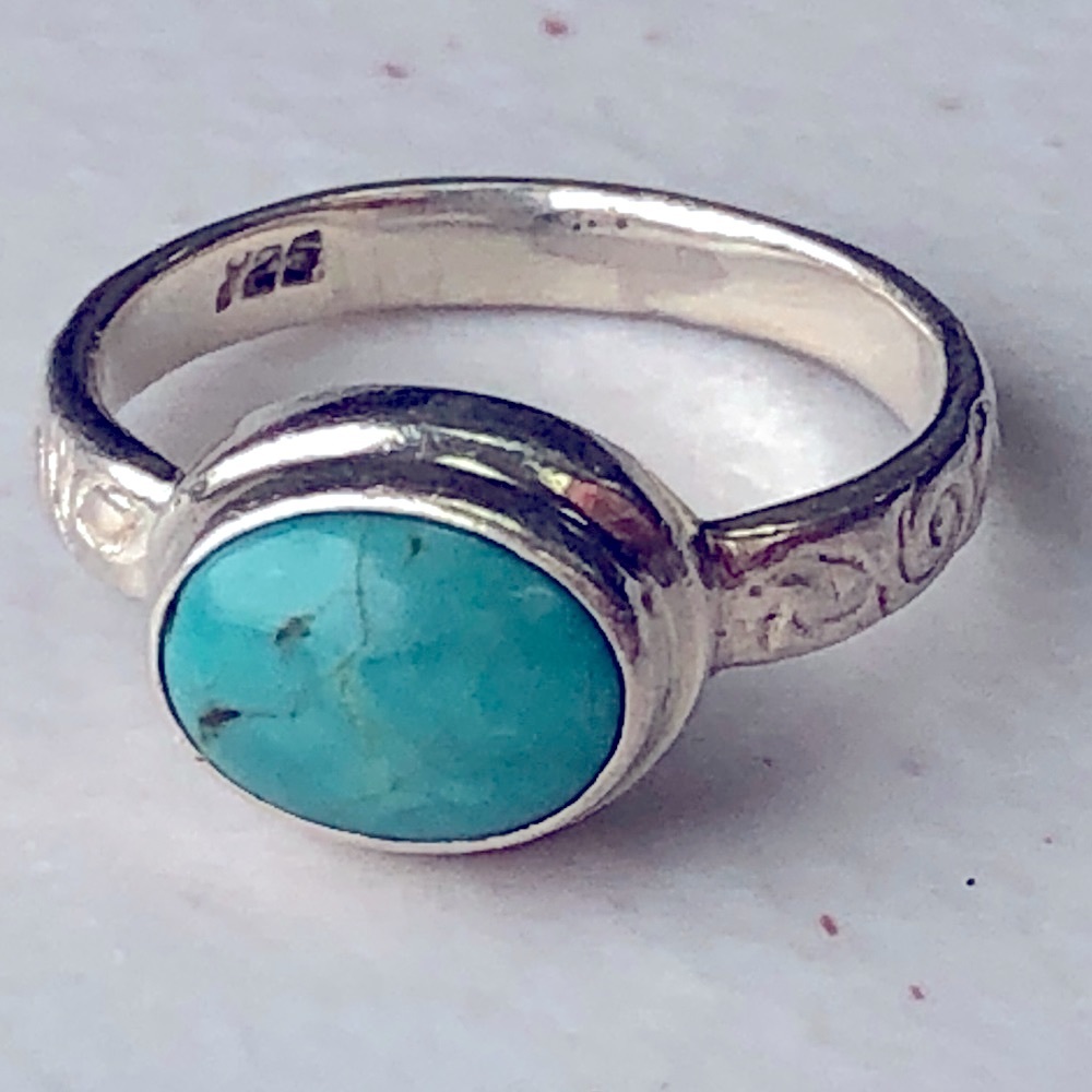 Sterling Silver Blue Turquoise Round Ring - Size 6